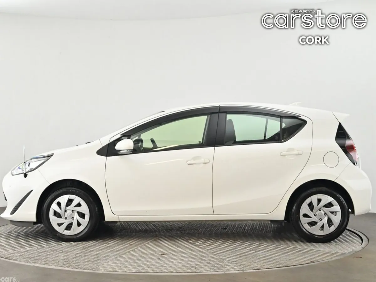 Toyota Aqua Hatchback, Petrol Hybrid, 2021, White