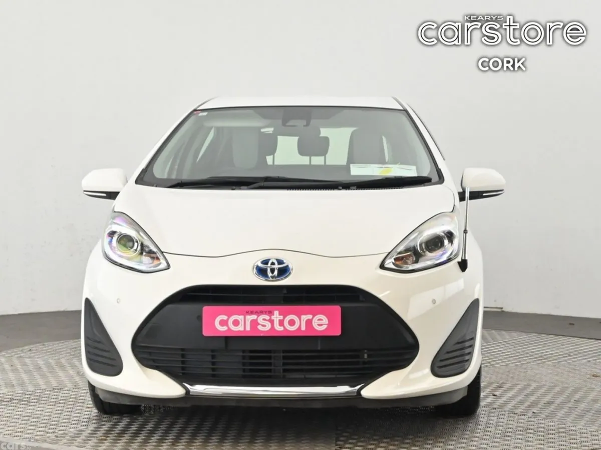 Toyota Aqua Hatchback, Petrol Hybrid, 2021, White