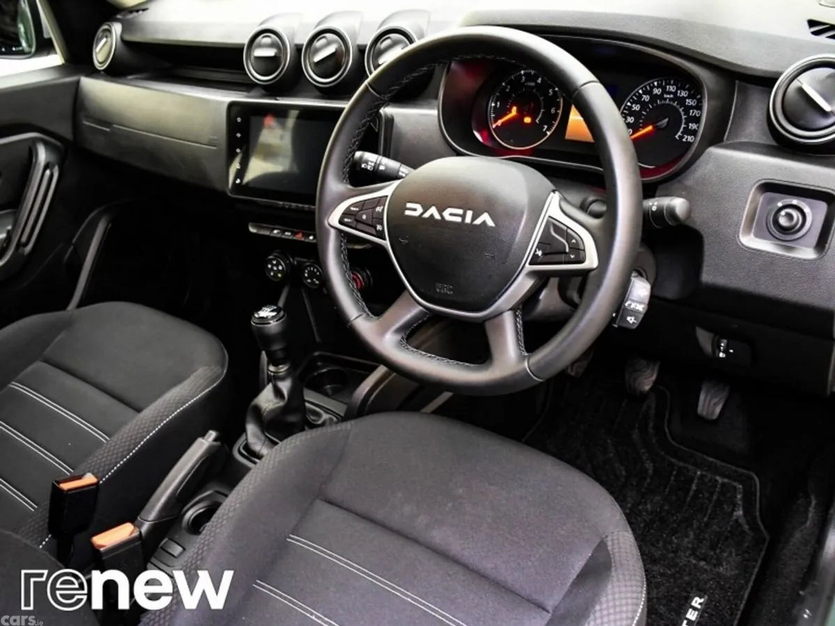 Dacia Duster SUV, Petrol, 2024, Black