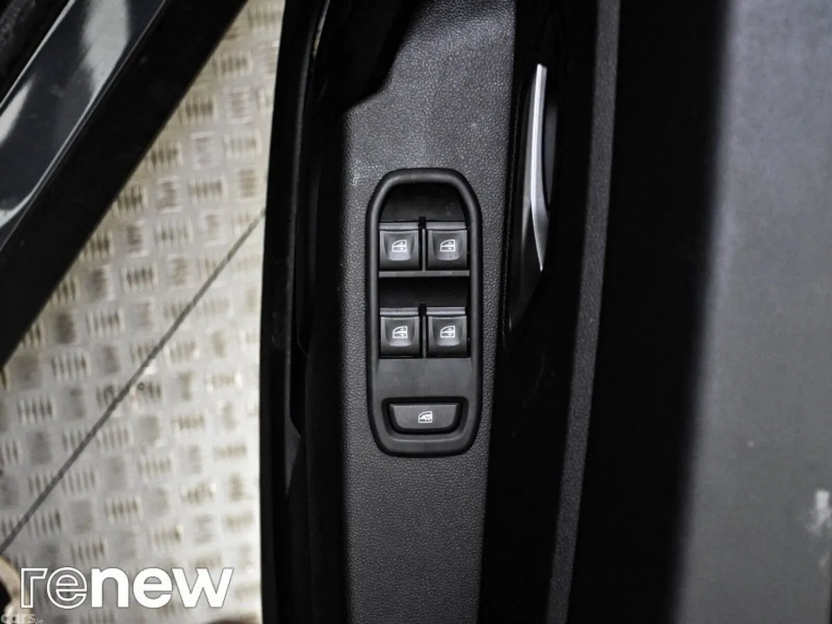 Dacia Duster SUV, Petrol, 2024, Black