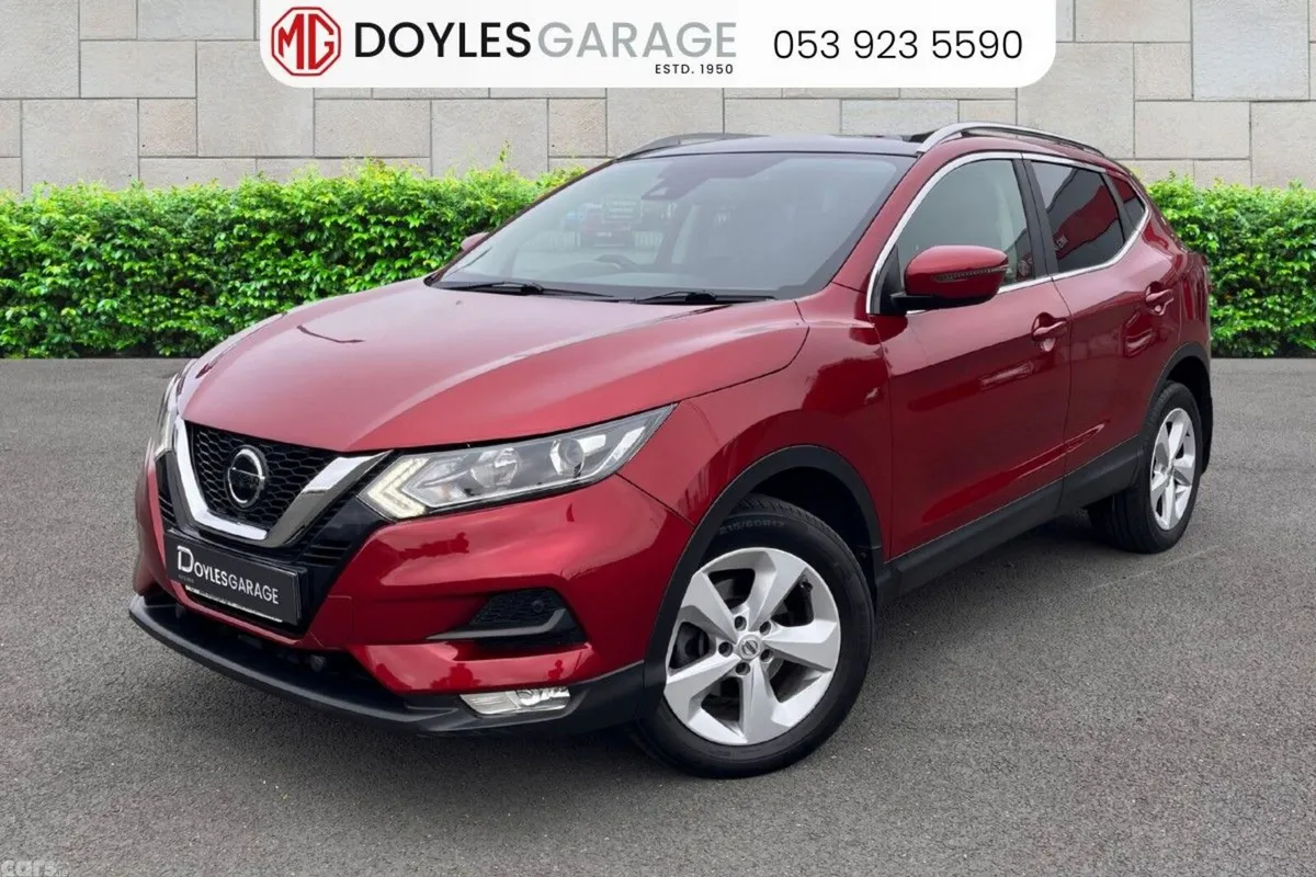 Nissan Qashqai SUV, Petrol, 2019, Red