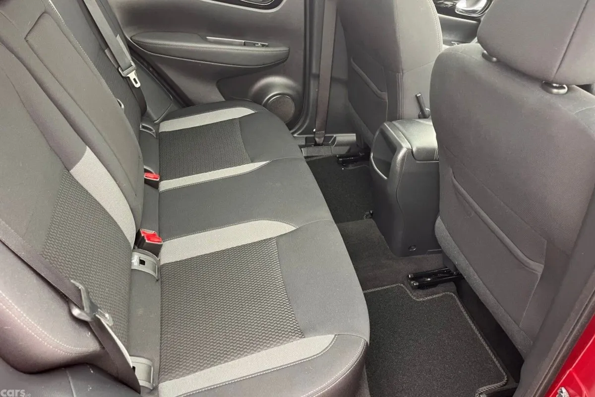 Nissan Qashqai SUV, Petrol, 2019, Red