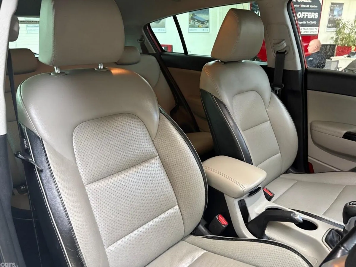 Kia Sportage SUV, Diesel, 2020, Red