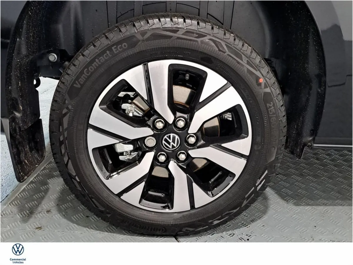 Volkswagen Caravelle MPV, Diesel, 2026, Black