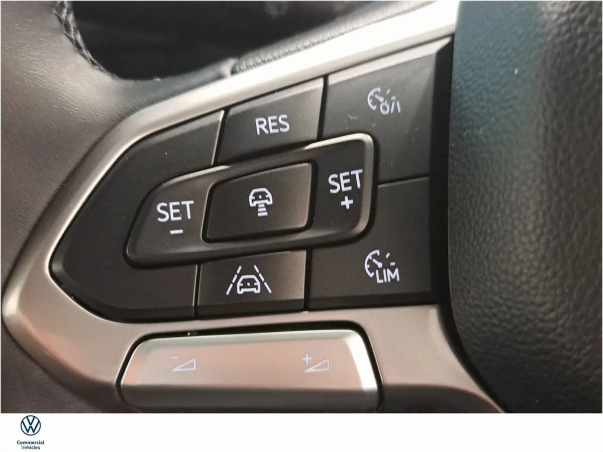 Volkswagen Caravelle MPV, Diesel, 2026, Black