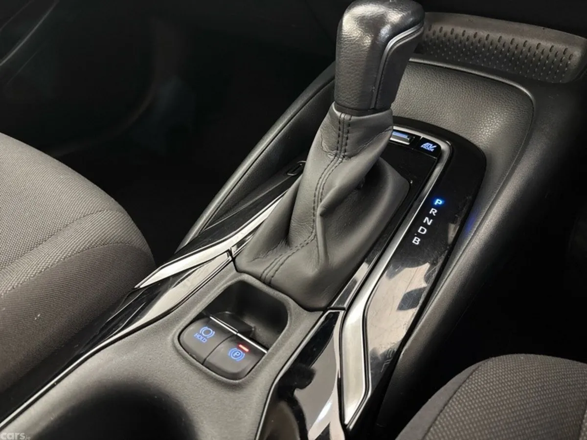 Toyota Corolla Saloon, Petrol Hybrid, 2022, Grey