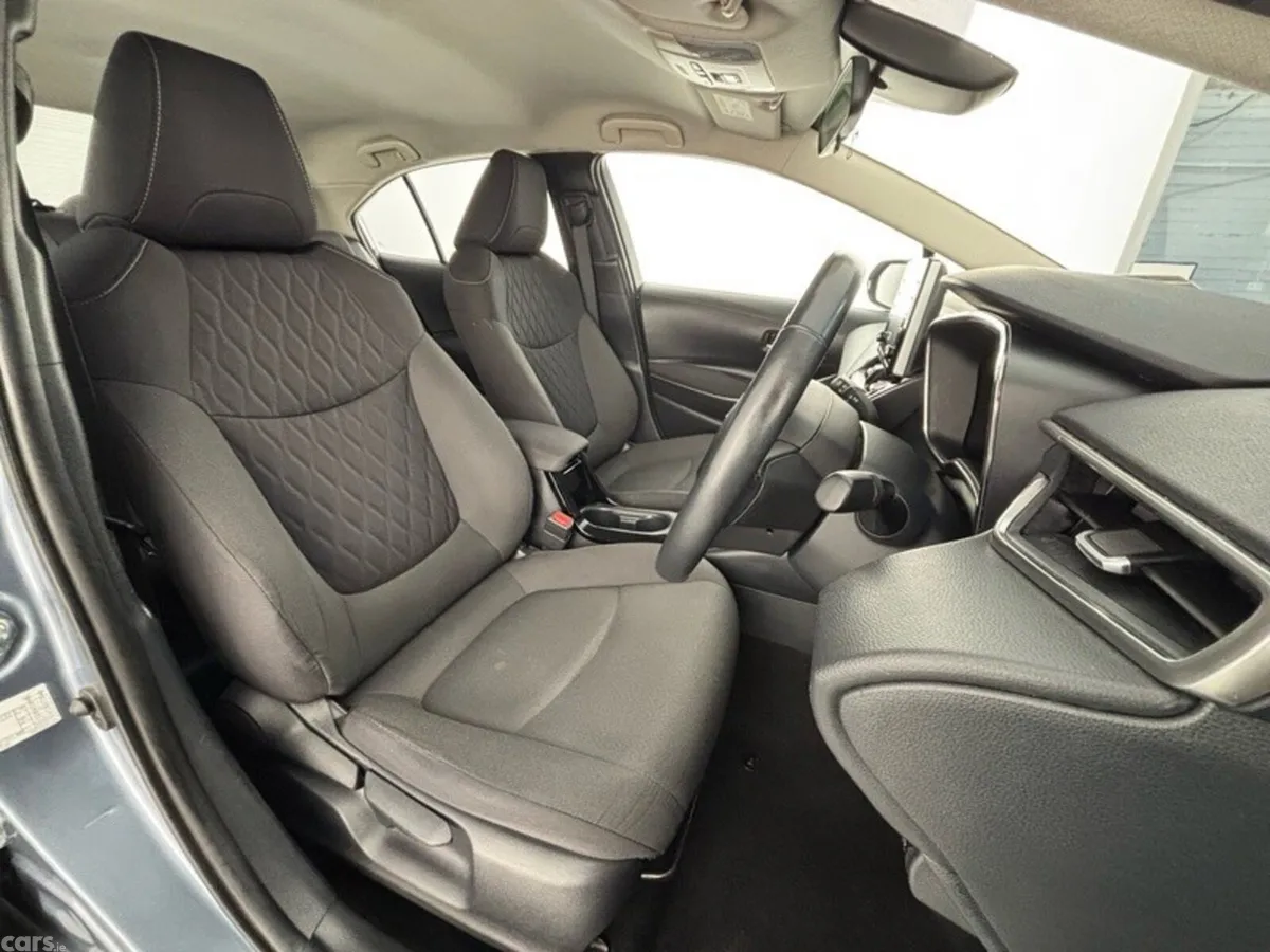 Toyota Corolla Saloon, Petrol Hybrid, 2022, Grey