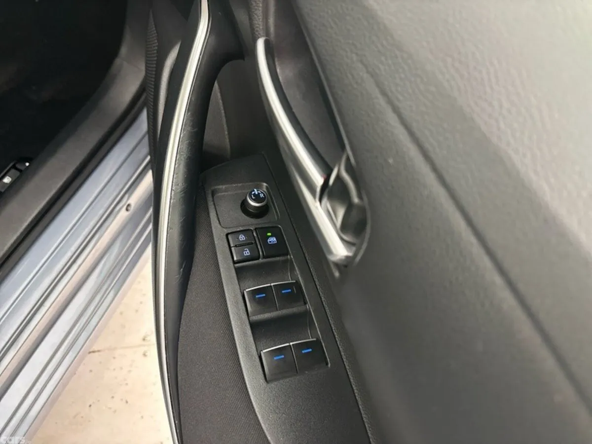 Toyota Corolla Saloon, Petrol Hybrid, 2022, Grey