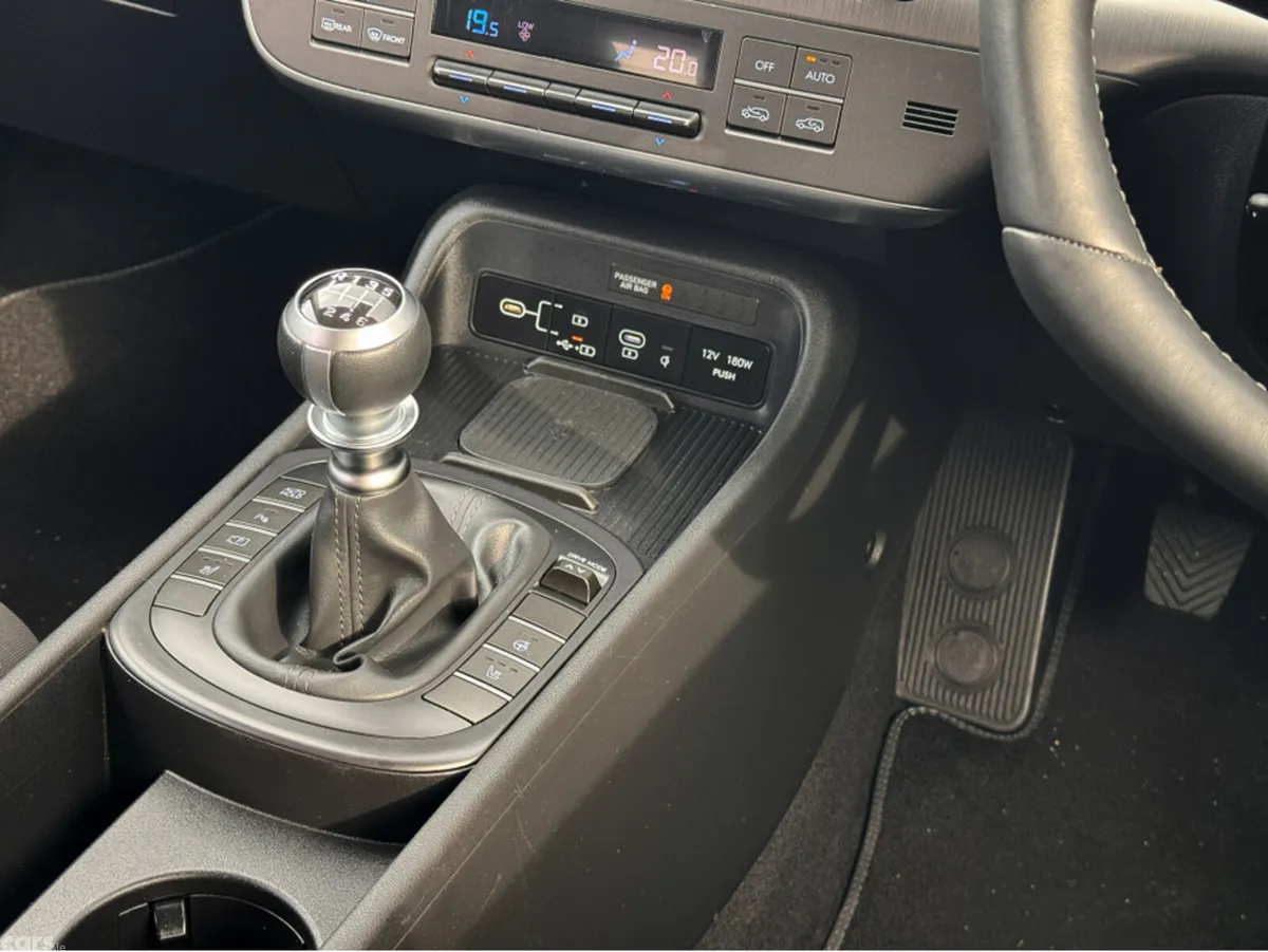 Hyundai KONA MPV, Petrol, 2024, Grey