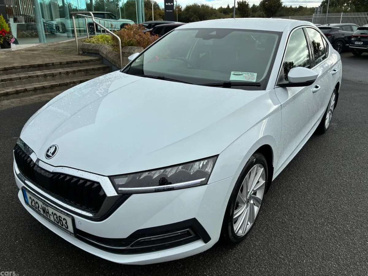 Skoda Octavia Hatchback, Diesel, 2023, White