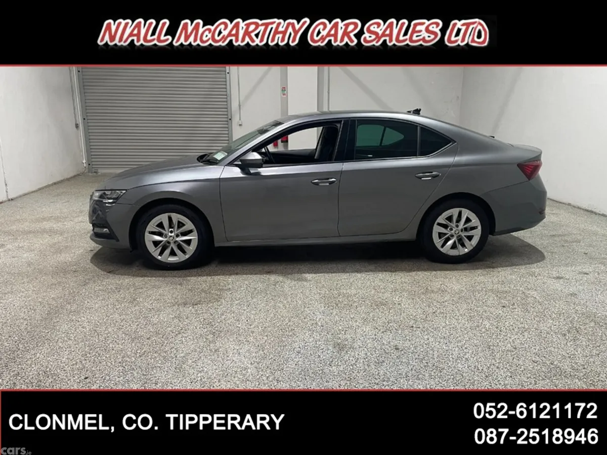 Skoda Octavia Hatchback, Petrol Hybrid, 2024, Grey