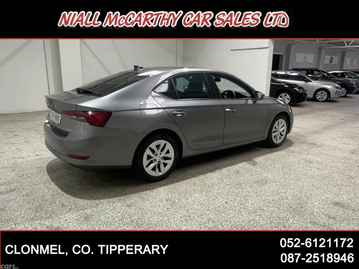 Skoda Octavia Hatchback, Petrol Hybrid, 2024, Grey