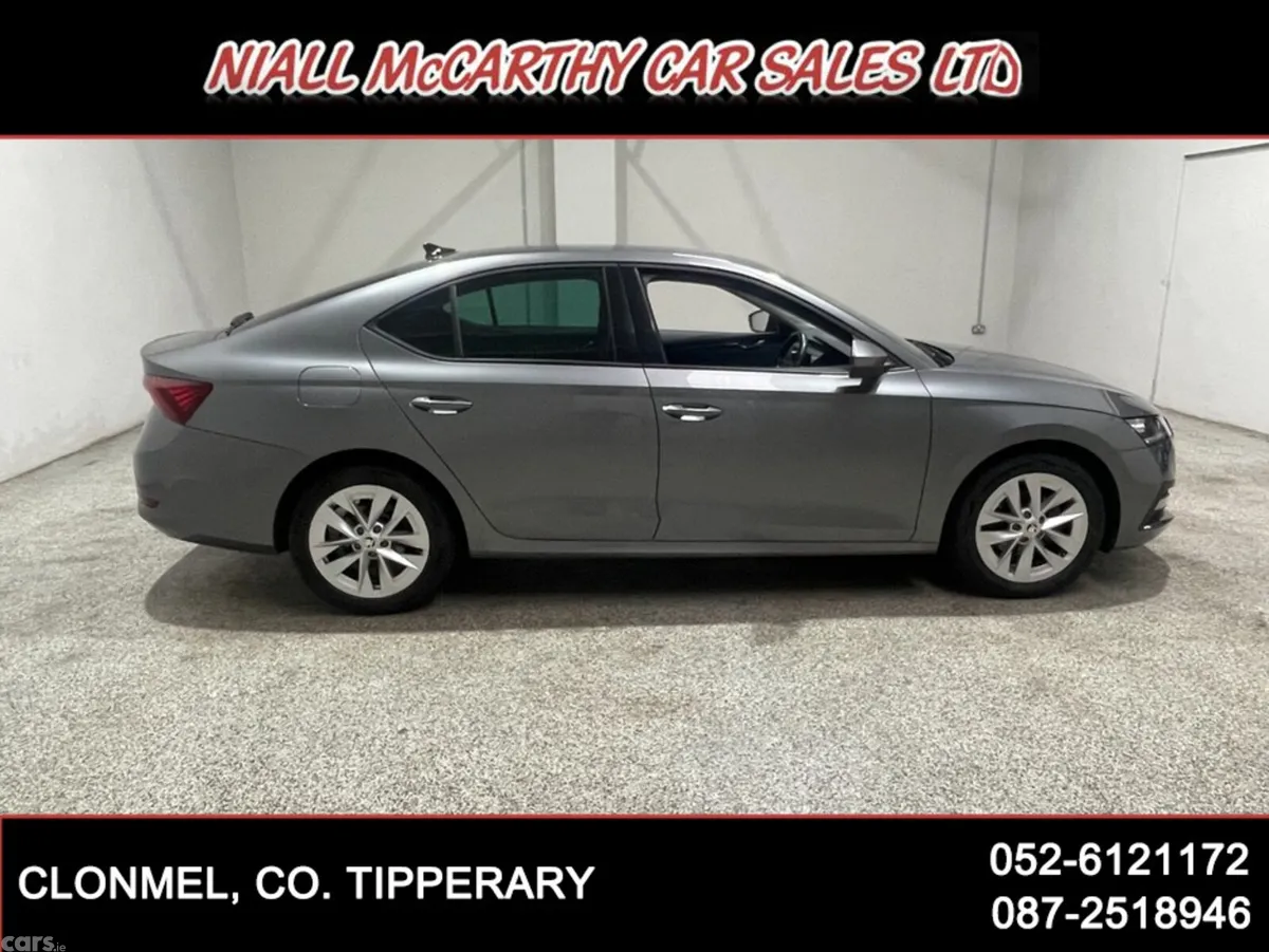 Skoda Octavia Hatchback, Petrol Hybrid, 2024, Grey
