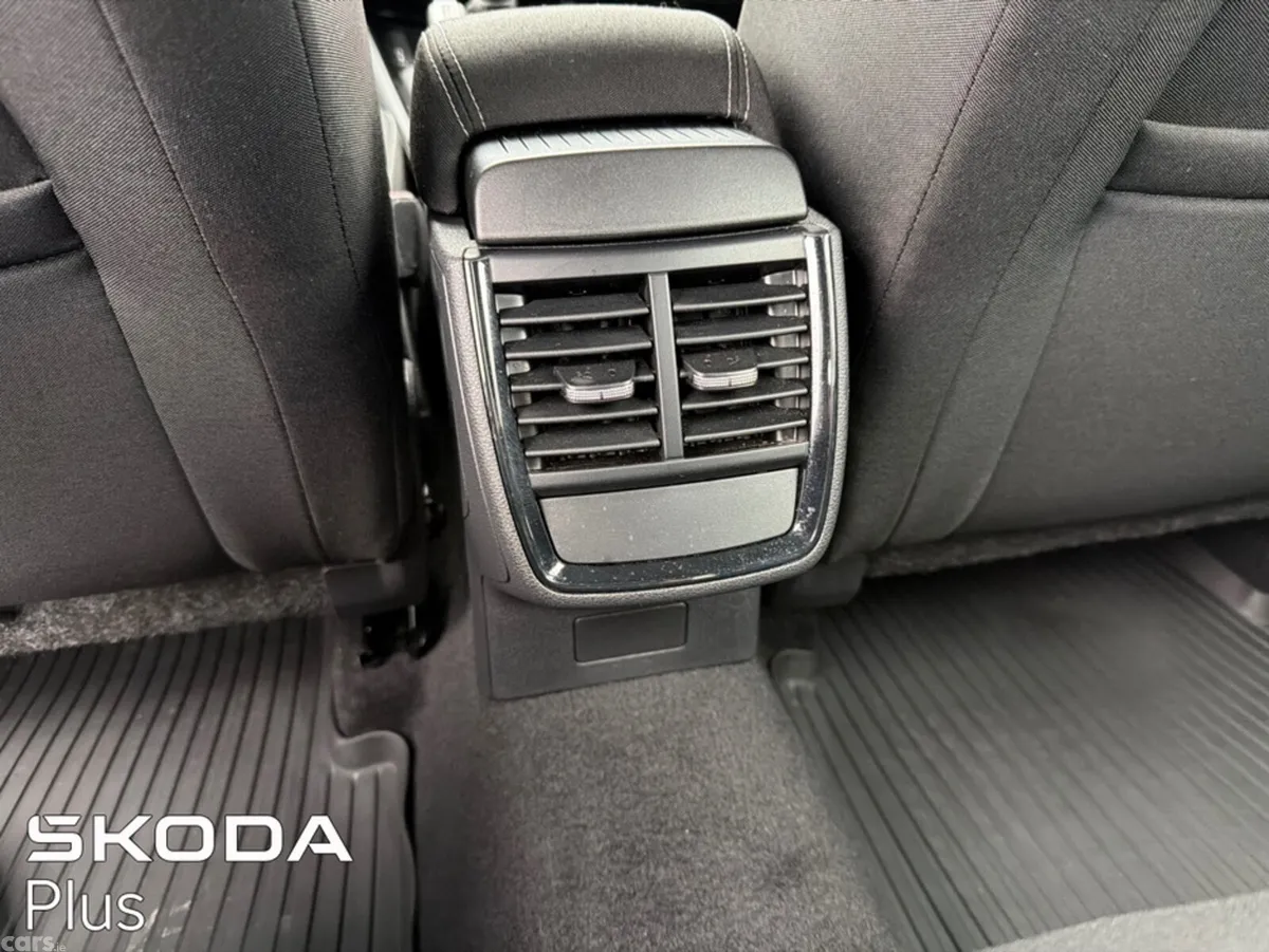 Skoda Kamiq Hatchback, Petrol, 2024, Grey