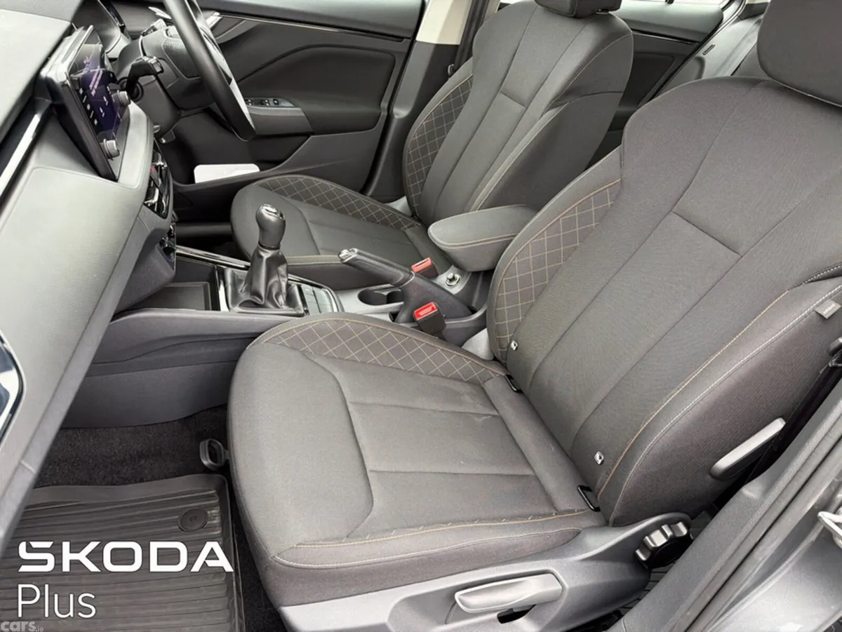 Skoda Kamiq Hatchback, Petrol, 2024, Grey