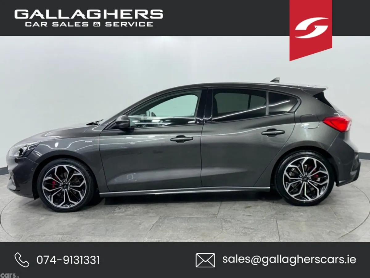 Ford Focus Hatchback, Diesel, 2022, Grey