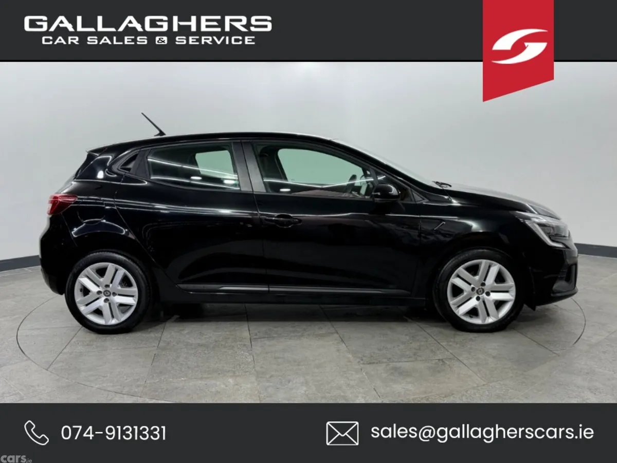 Renault Clio Hatchback, Petrol, 2022, Black