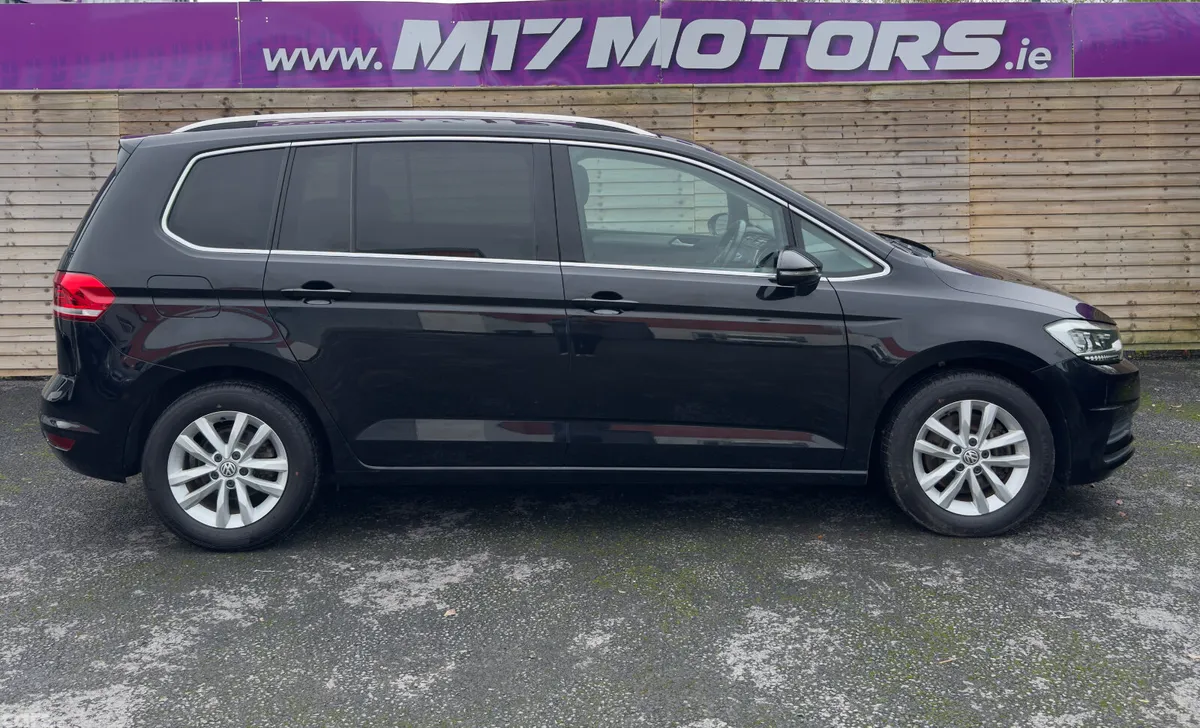 Volkswagen Touran SUV, Diesel, 2019, Black
