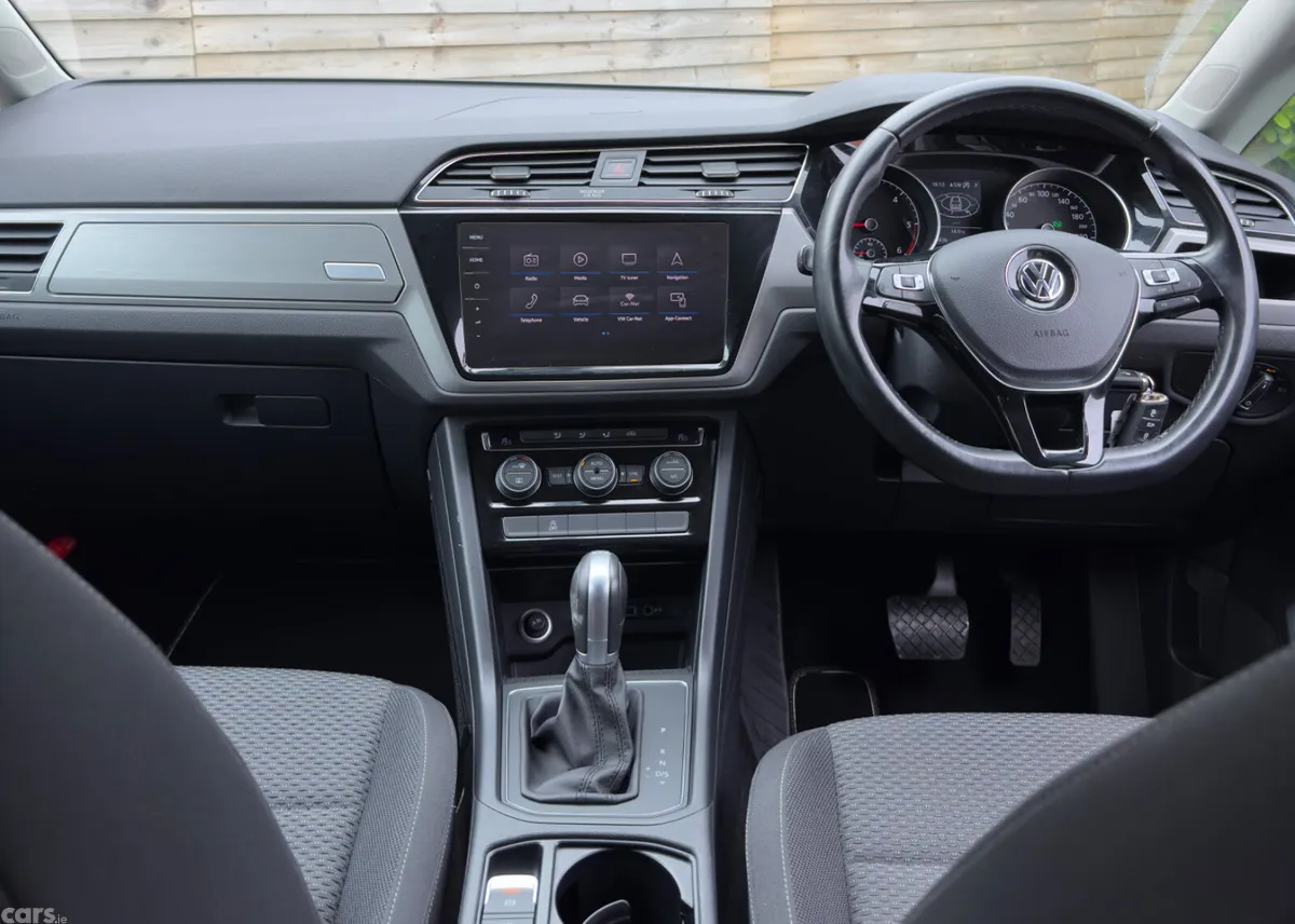 Volkswagen Touran SUV, Diesel, 2019, Black