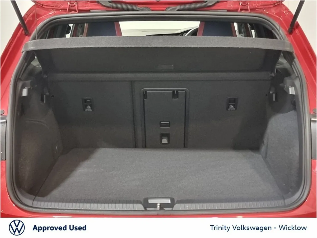 Volkswagen Golf Estate, Petrol, 2021, Red