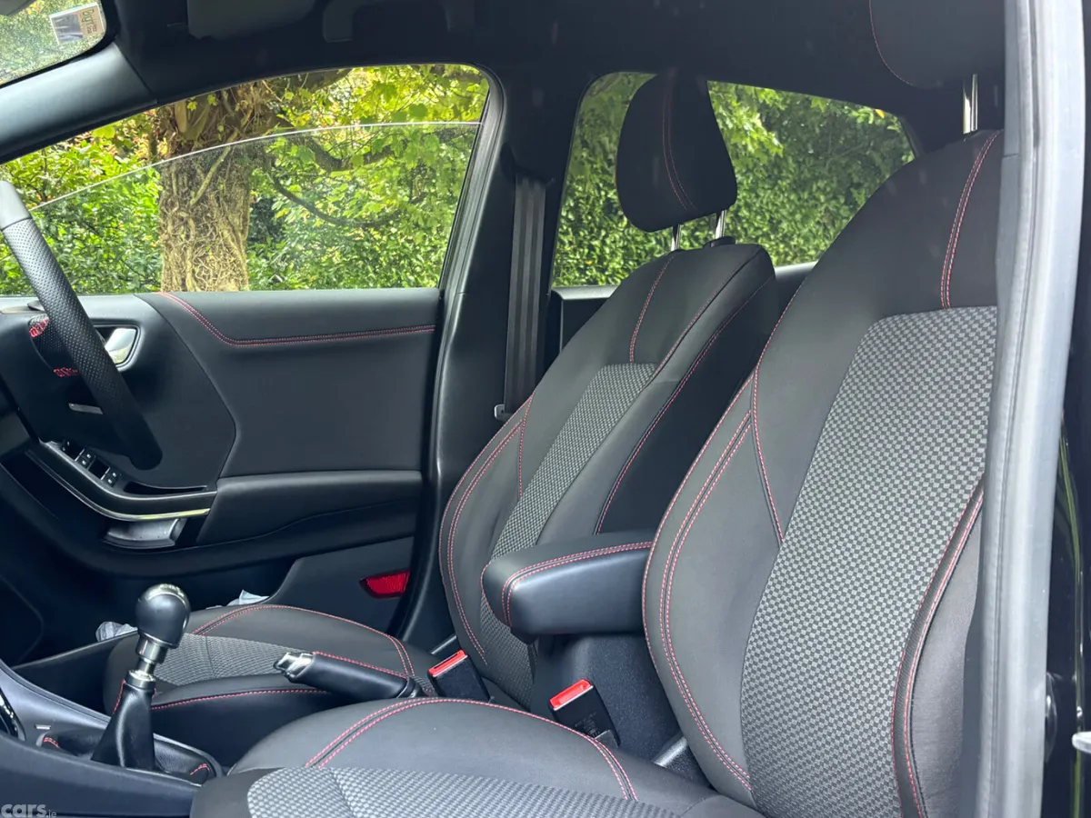Ford Puma MPV, Petrol Hybrid, 2021, Black