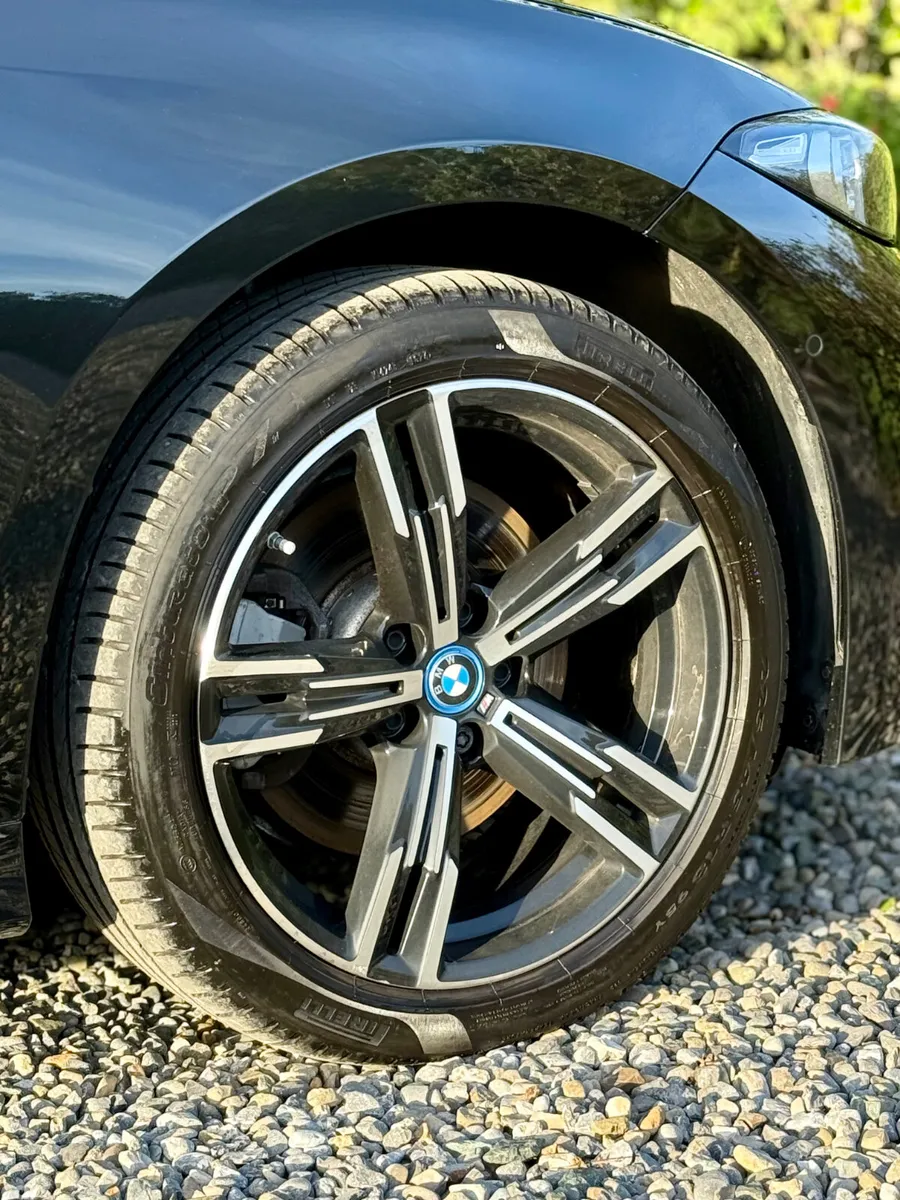 BMW 3-Series Saloon, Petrol Hybrid, 2023, Black