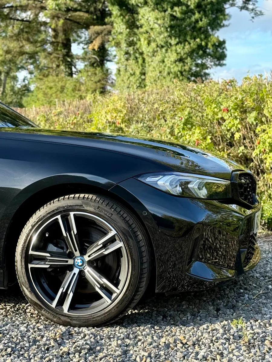 BMW 3-Series Saloon, Petrol Hybrid, 2023, Black