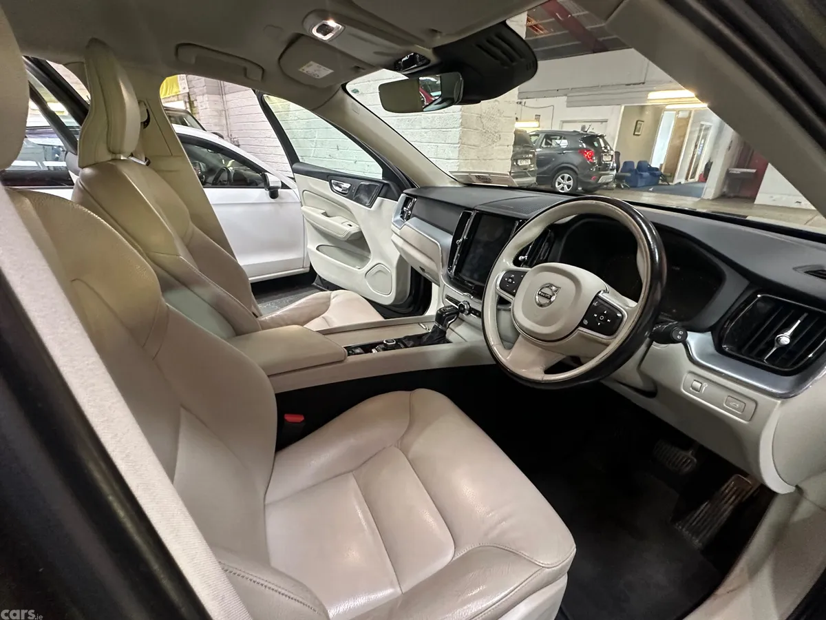 Volvo XC60 SUV, Diesel, 2019, Grey
