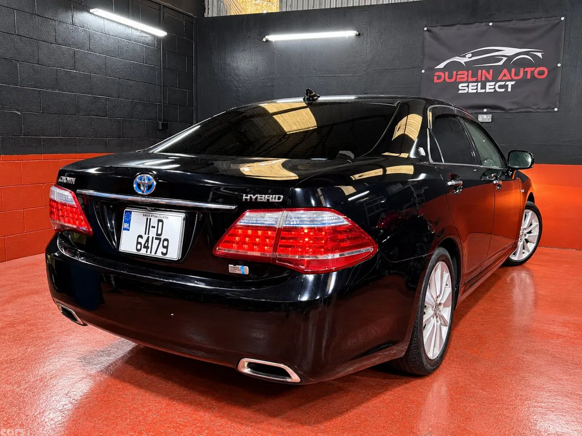 Toyota Crown Saloon, Petrol Hybrid, 2011, Black