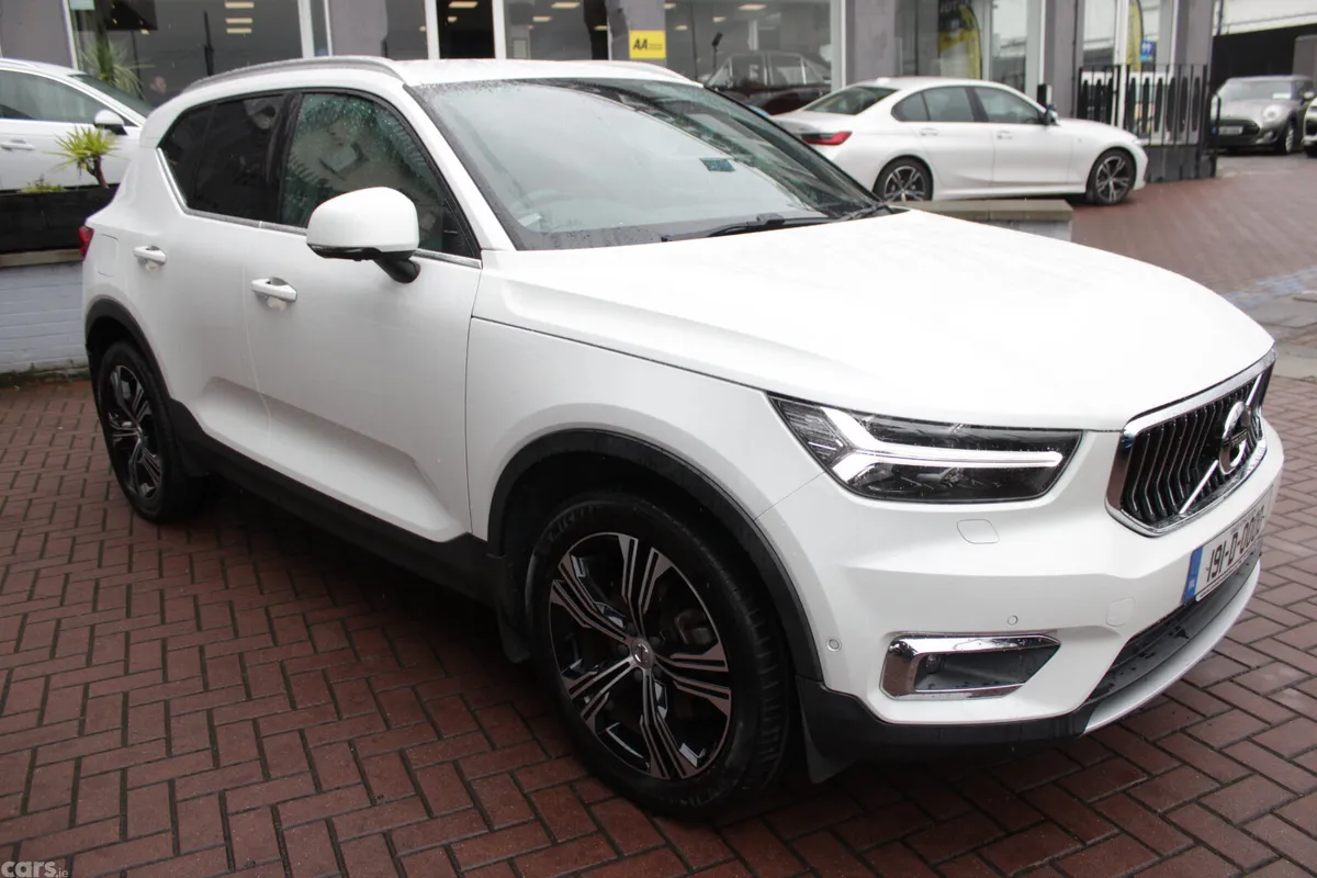 Volvo XC40 Estate, Petrol, 2019, White