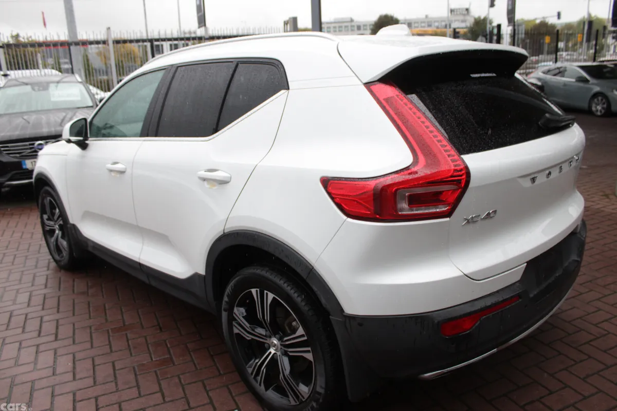 Volvo XC40 Estate, Petrol, 2019, White