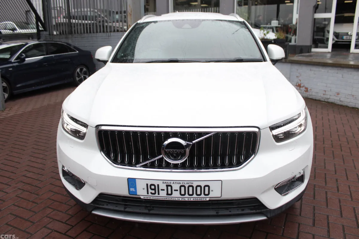Volvo XC40 Estate, Petrol, 2019, White