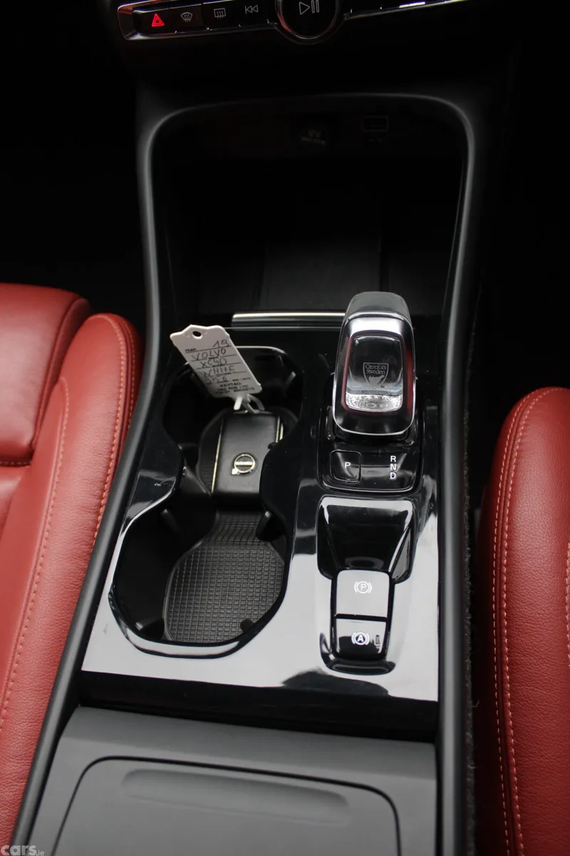 Volvo XC40 Estate, Petrol, 2019, White