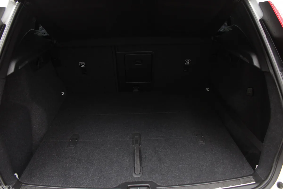 Volvo XC40 Estate, Petrol, 2019, White