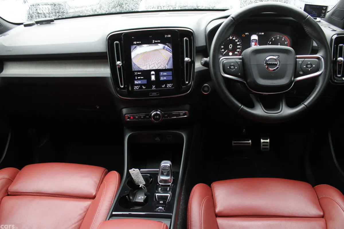 Volvo XC40 Estate, Petrol, 2019, White
