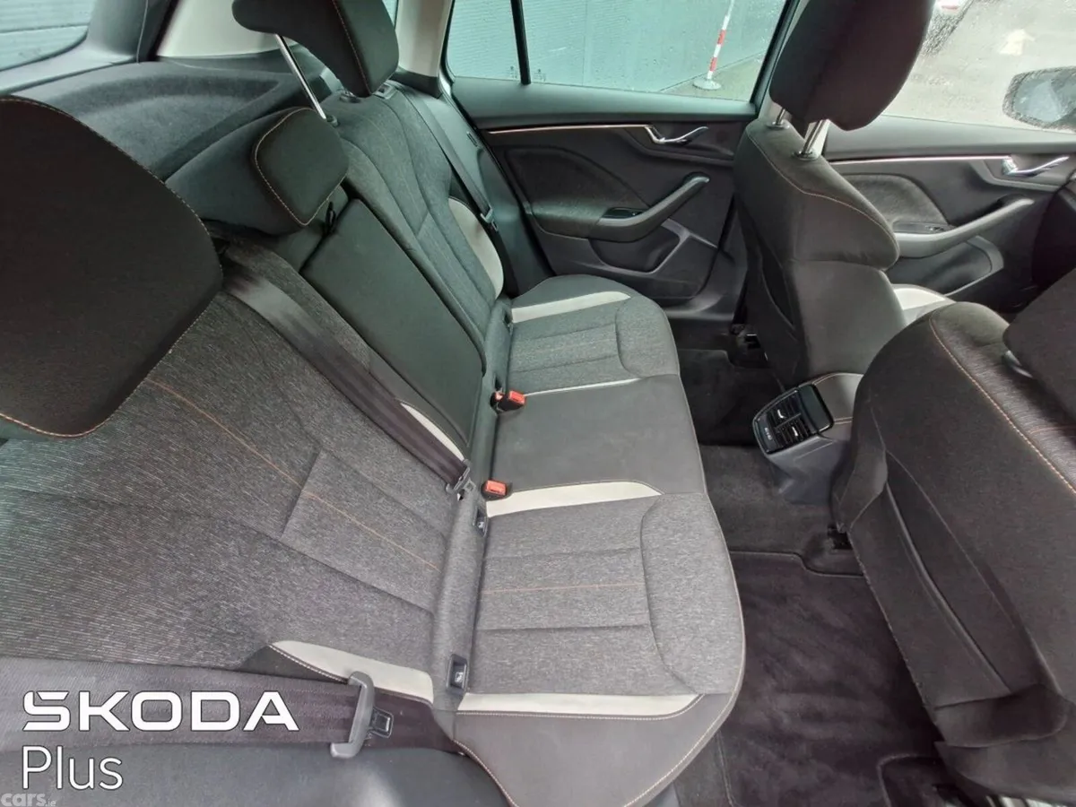Skoda Kamiq Hatchback, Petrol, 2023, Silver