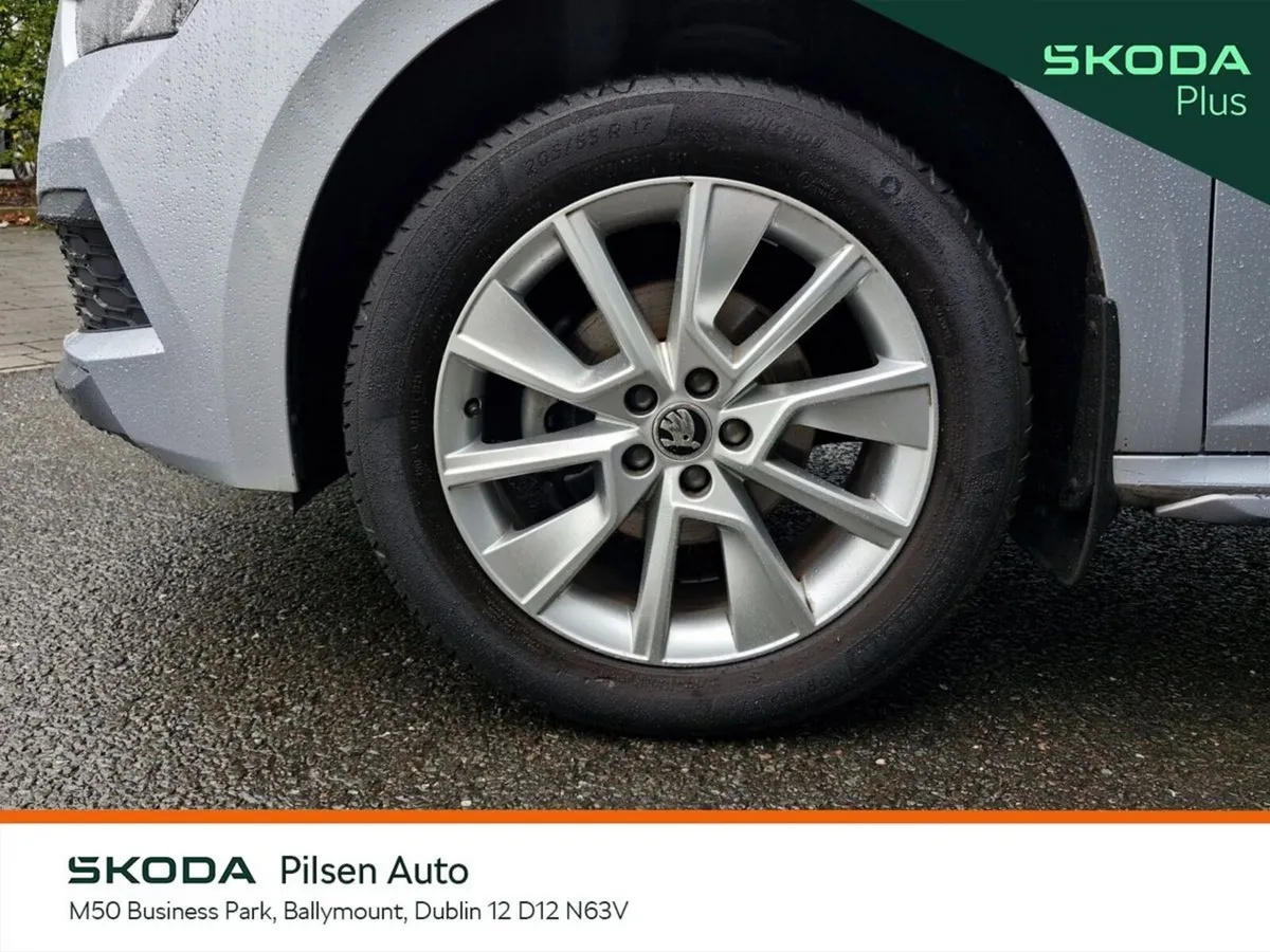 Skoda Kamiq Hatchback, Petrol, 2023, Silver