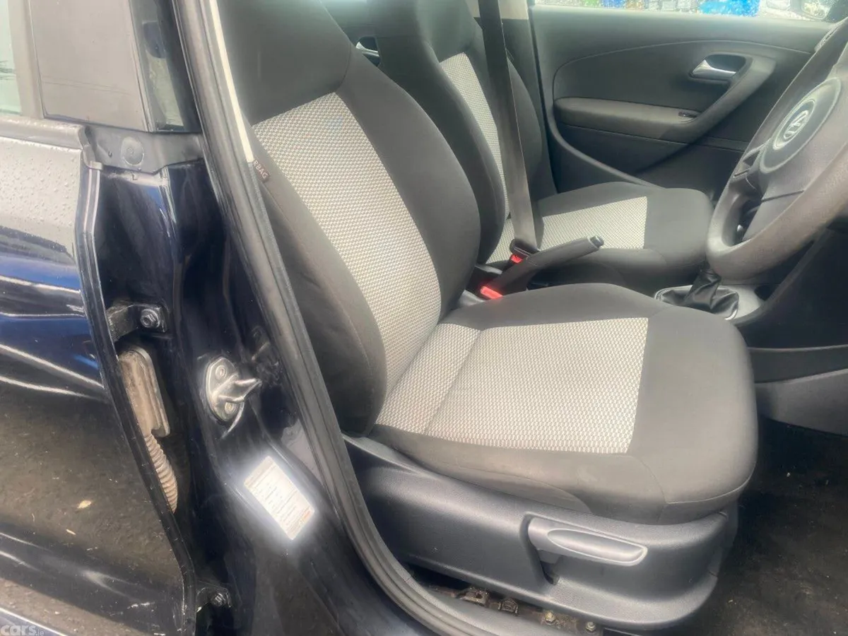 Volkswagen Polo Hatchback, Petrol, 2012, Black