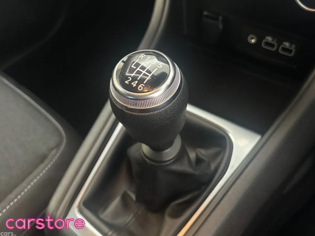 Renault Captur Hatchback, Petrol, 2024, Red