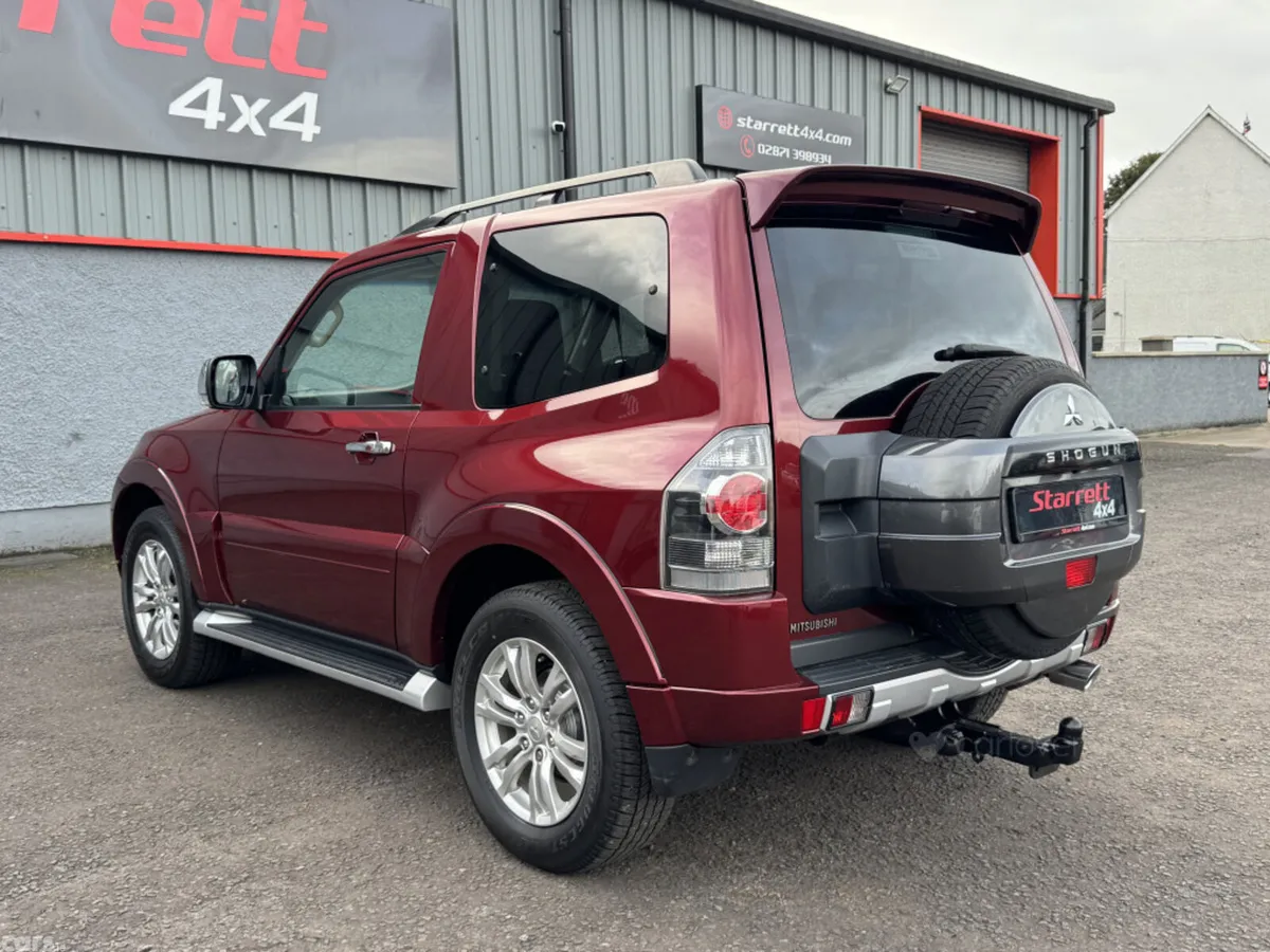 Mitsubishi Shogun SUV, Diesel, 2017, Red