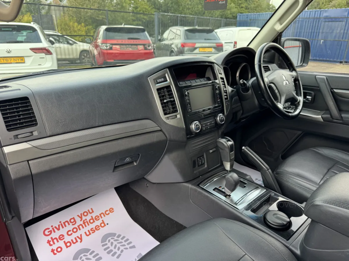 Mitsubishi Shogun SUV, Diesel, 2017, Red