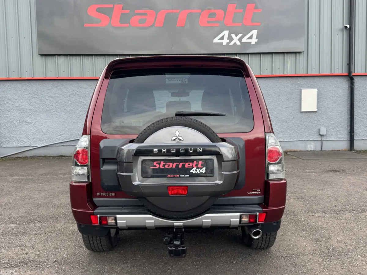 Mitsubishi Shogun SUV, Diesel, 2017, Red