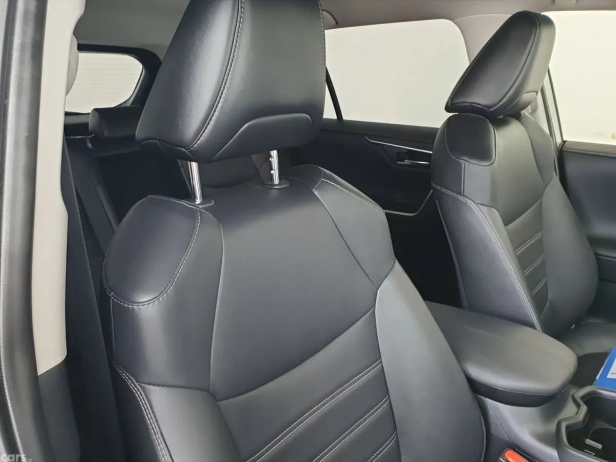 Toyota RAV4 SUV, Petrol Hybrid, 2023, Grey
