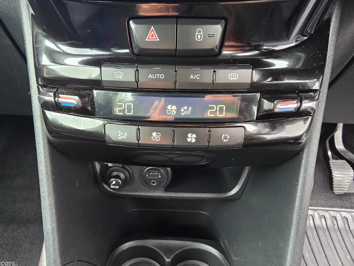 Peugeot 2008 SUV, Diesel, 2016, Grey