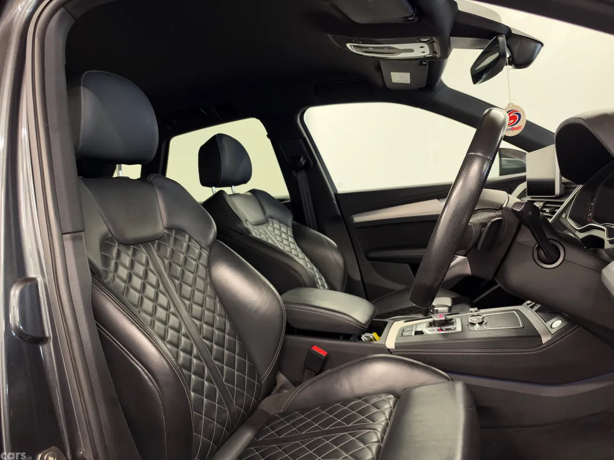 Audi Q5 SUV, Petrol Hybrid, 2020, Grey