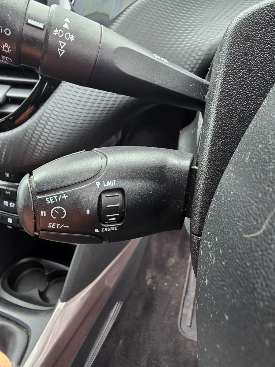 Peugeot 2008 SUV, Diesel, 2016, Grey