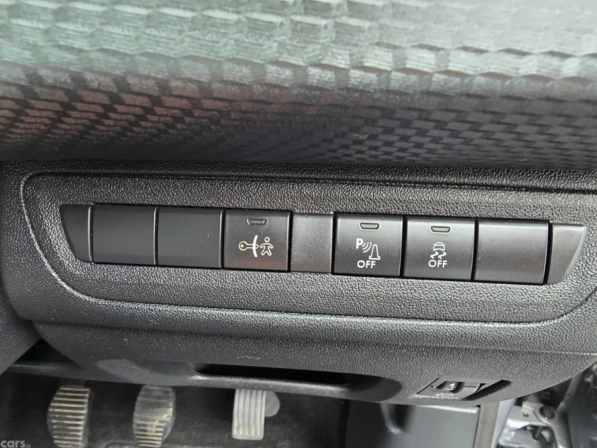 Peugeot 2008 SUV, Diesel, 2016, Grey