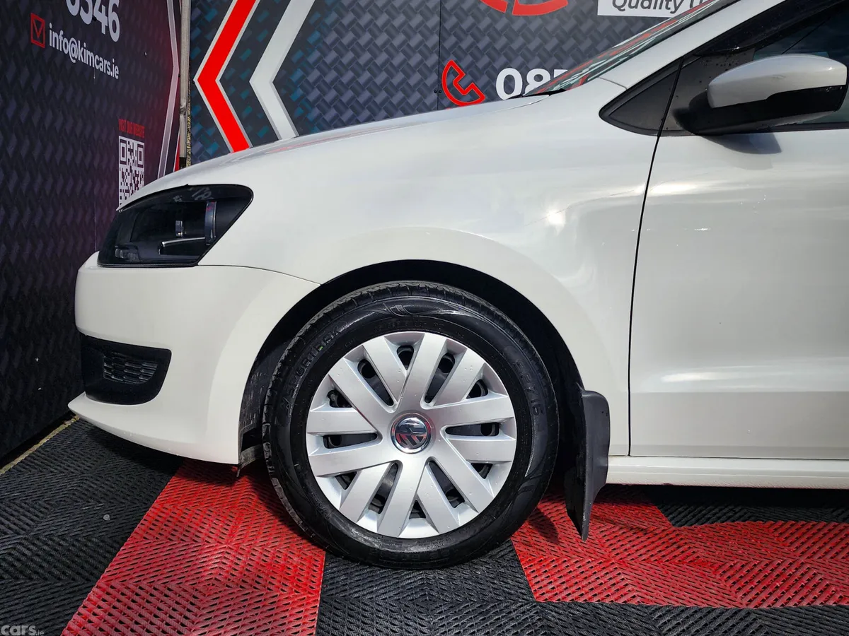 Volkswagen Polo Hatchback, Petrol, 2011, White