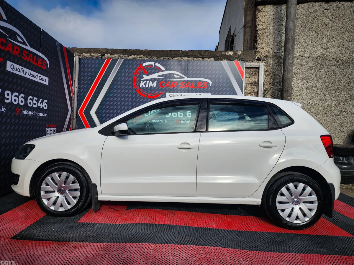 Volkswagen Polo Hatchback, Petrol, 2011, White