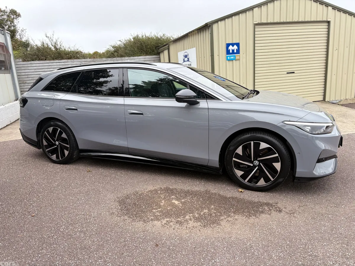 Volkswagen ID.7 Estate, Electric, 2024, Grey